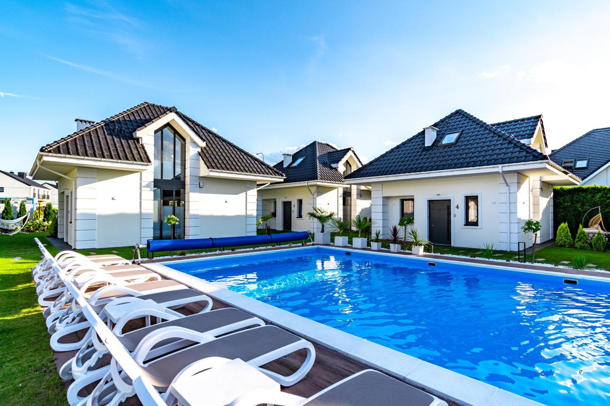Family Resort Ustka - Domki Dwupoziomowe Z Basenem Экстерьер фото