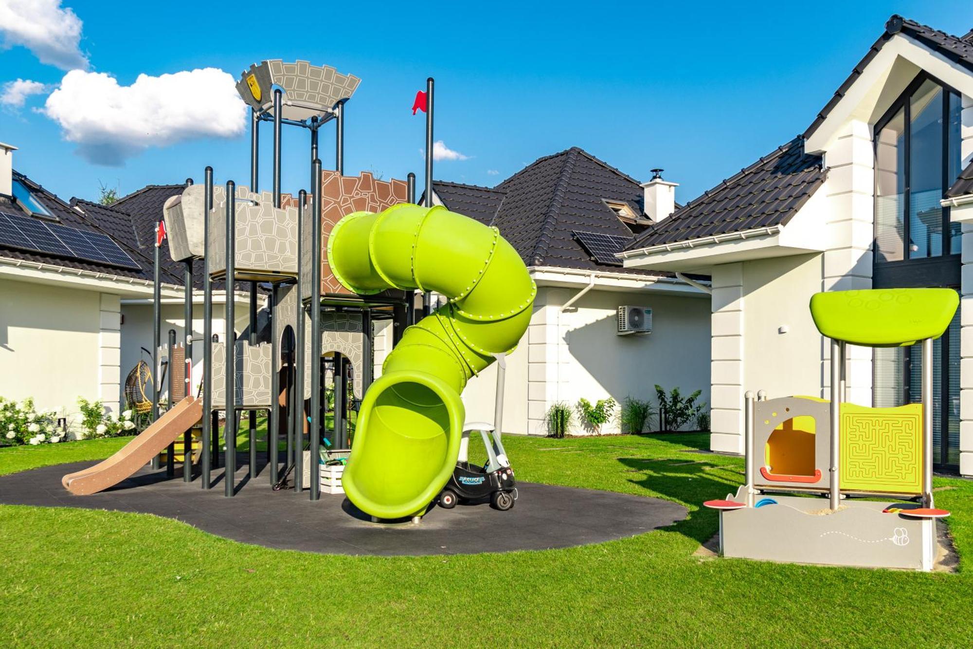 Family Resort Ustka - Domki Dwupoziomowe Z Basenem Экстерьер фото